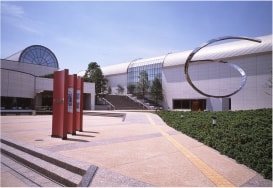 平塚市美術館